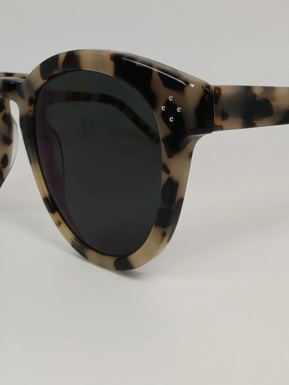 Augustine. Tortoiseshell Round Sunglasses with Dark Lenses.